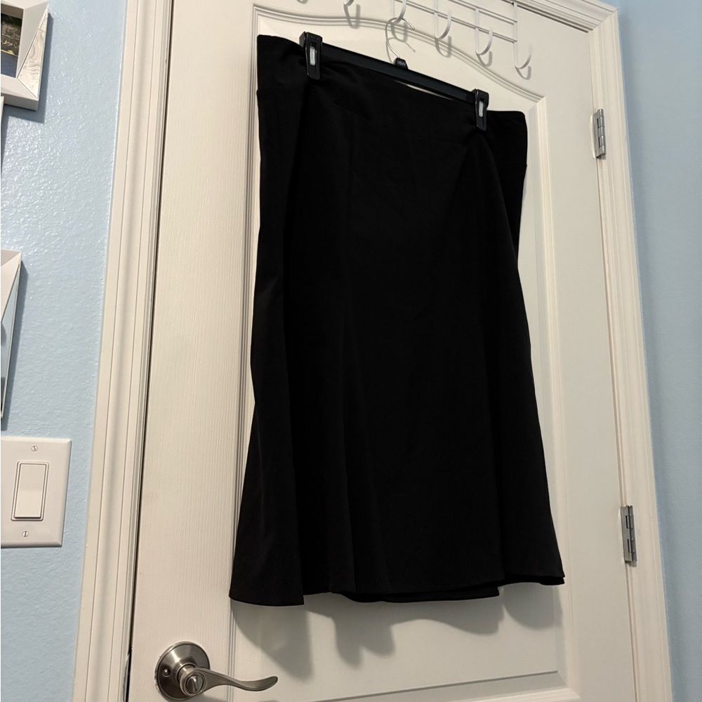 Elegant Black Women's Skirt